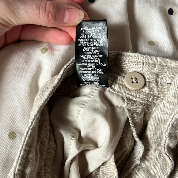 Small beige khakis shorts - Picture 3 of 5